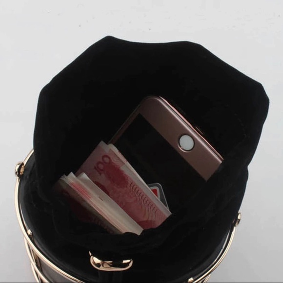 Bag - Picture 2 of 4